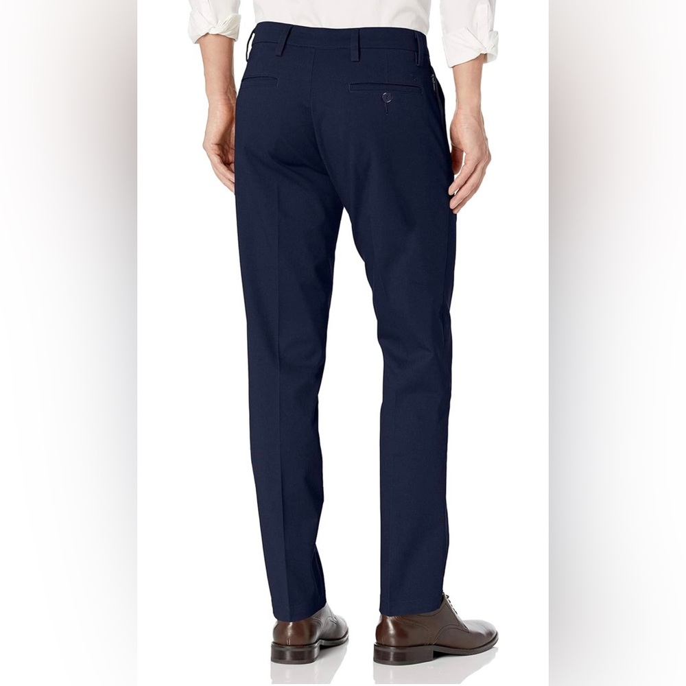 NWT Dockers Men's Straight Fit Workday Khaki Size 32x30 - Picture 2 of 7
